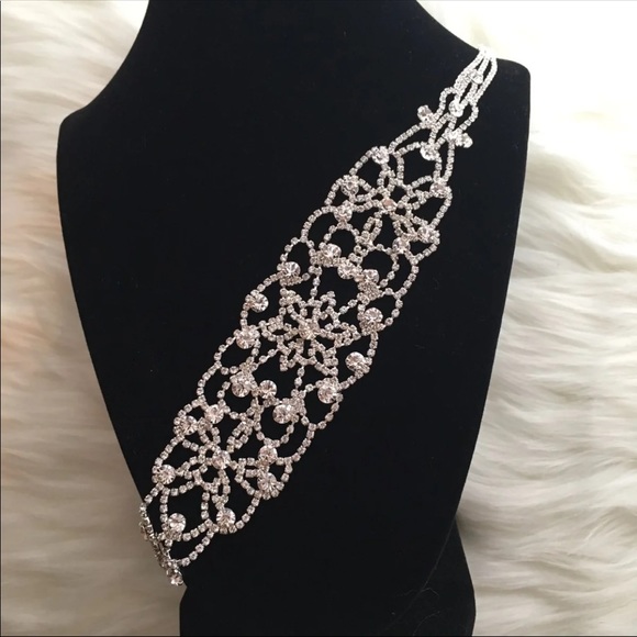 SOLD OUT 💕2 for $35💕Floral Elegant Choker - Picture 8 of 8